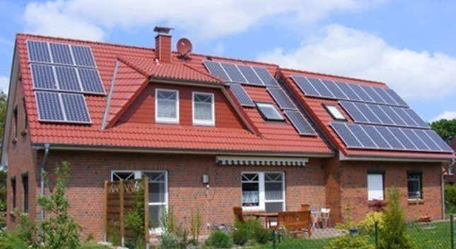 Lắp đặt các hệ thống năng lượng mặt trời trên mái nhà villa