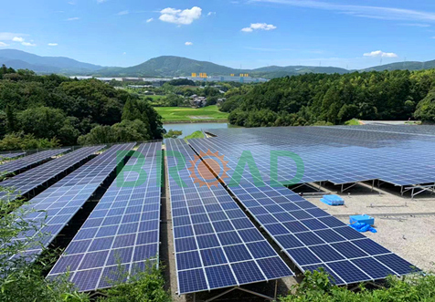 nhà máy năng lượng mặt trời không nối lưới với hệ thống lắp đặt hệ thống năng lượng mặt trời rộng lớn